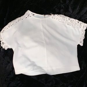 WHITE CROP TOP W/ LACE SLEEVES
